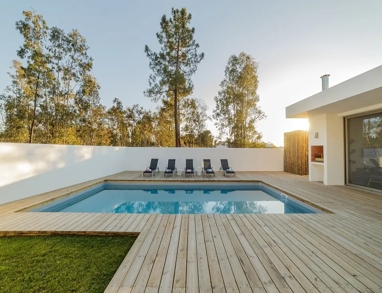 Dale una ambientación de lujo a tu piscina