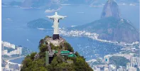 Cristo de Corcovado en Brasil, símbolo de religión y fiesta popular