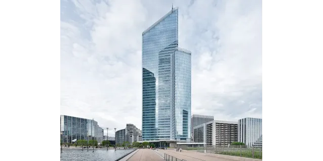Tour First, la torre de concreto más alta de París