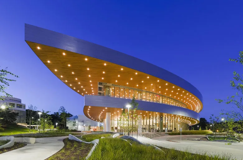Resaltan la belleza visual del Auditorio Hancher