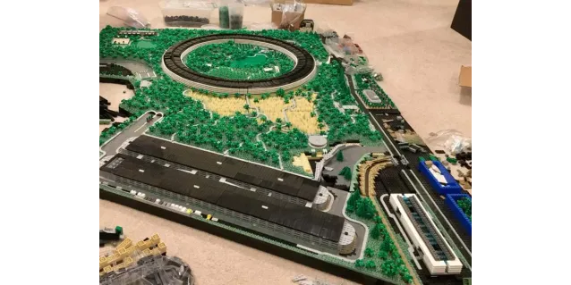 Apple Park, construido con 85,000 piezas de LEGO