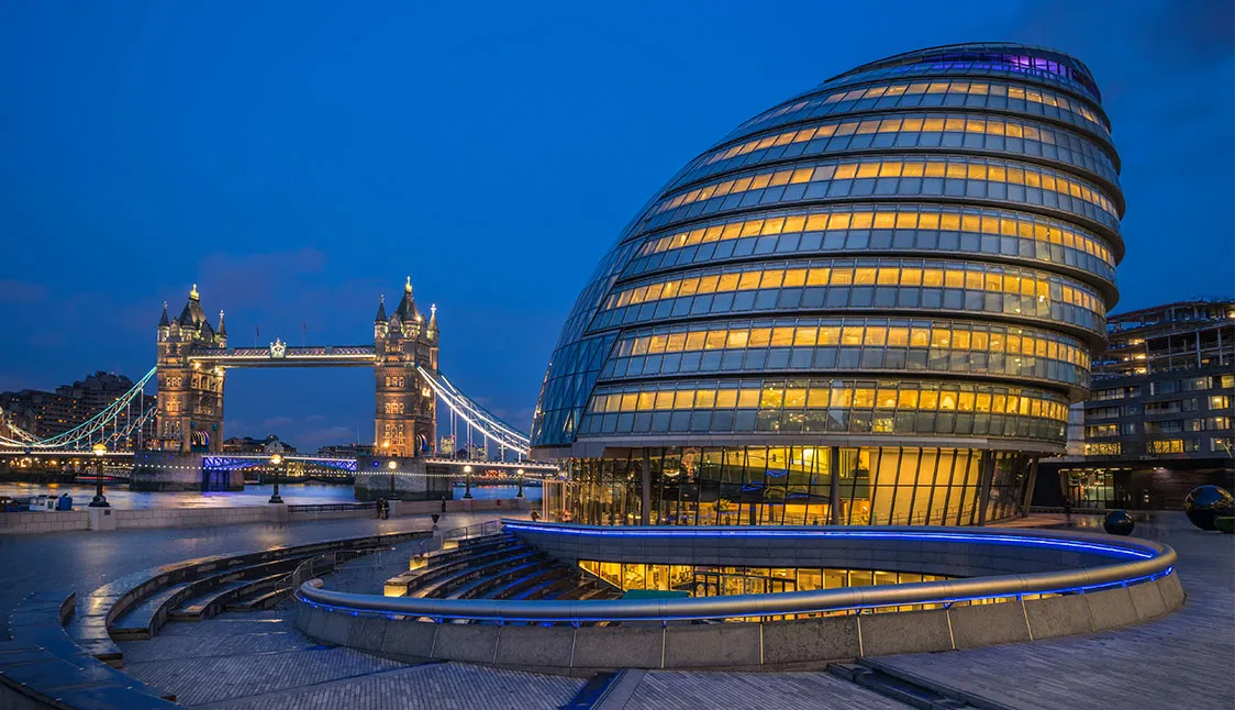 Una leyenda de la arquitectura inspiracional: Norman Foster