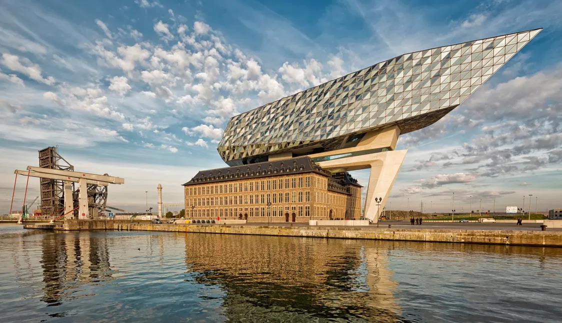 Un viaje por Zaha Hadid, conoce sus obras menos conocidas