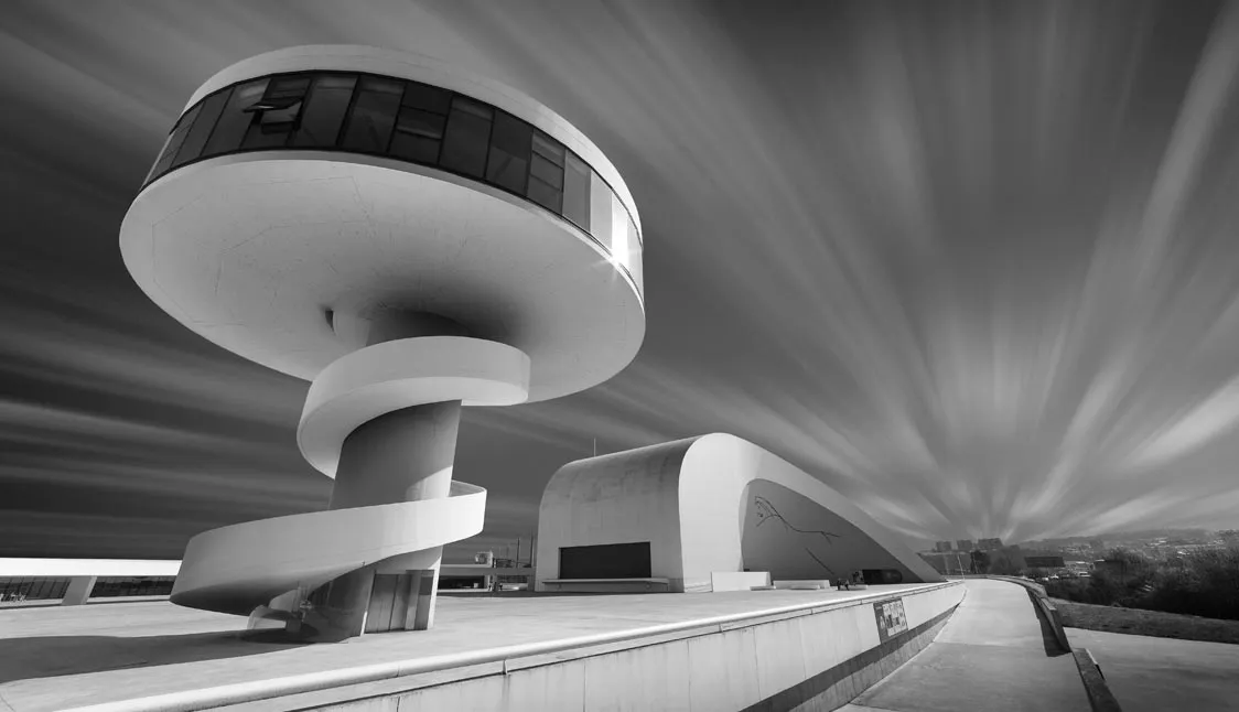 Oscar Niemeyer, edificios de sueños y fantasías