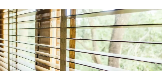 Persianas de madera o aluminio, ¿cuál elegir?