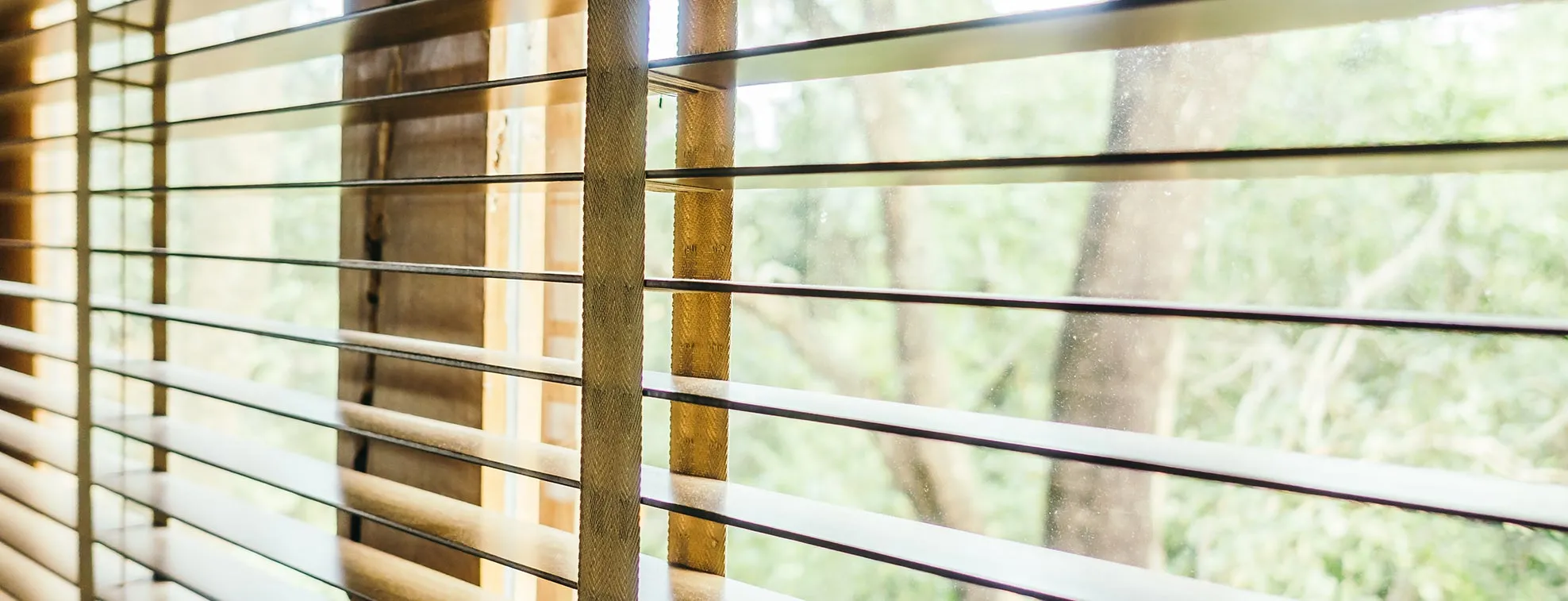Persianas de madera o aluminio, ¿cuál elegir?