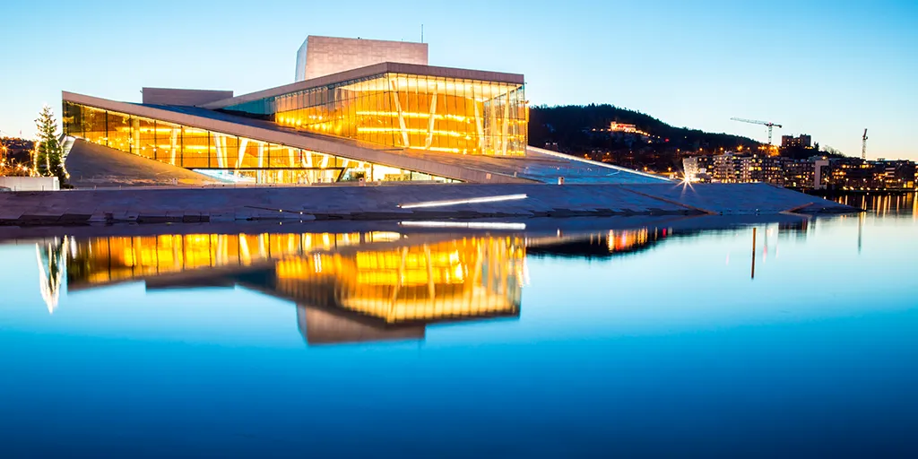 Casa de la Ópera de Oslo: Un témpano de hielo que conecta la tierra y el mar de Noruega