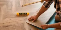 ¿Qué tan fáciles son de instalar los pisos de madera?
