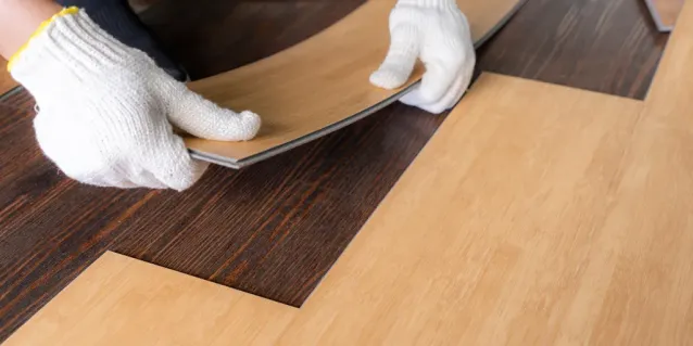 ¿Se pueden instalar sobre pisos de madera los pisos vinílicos?