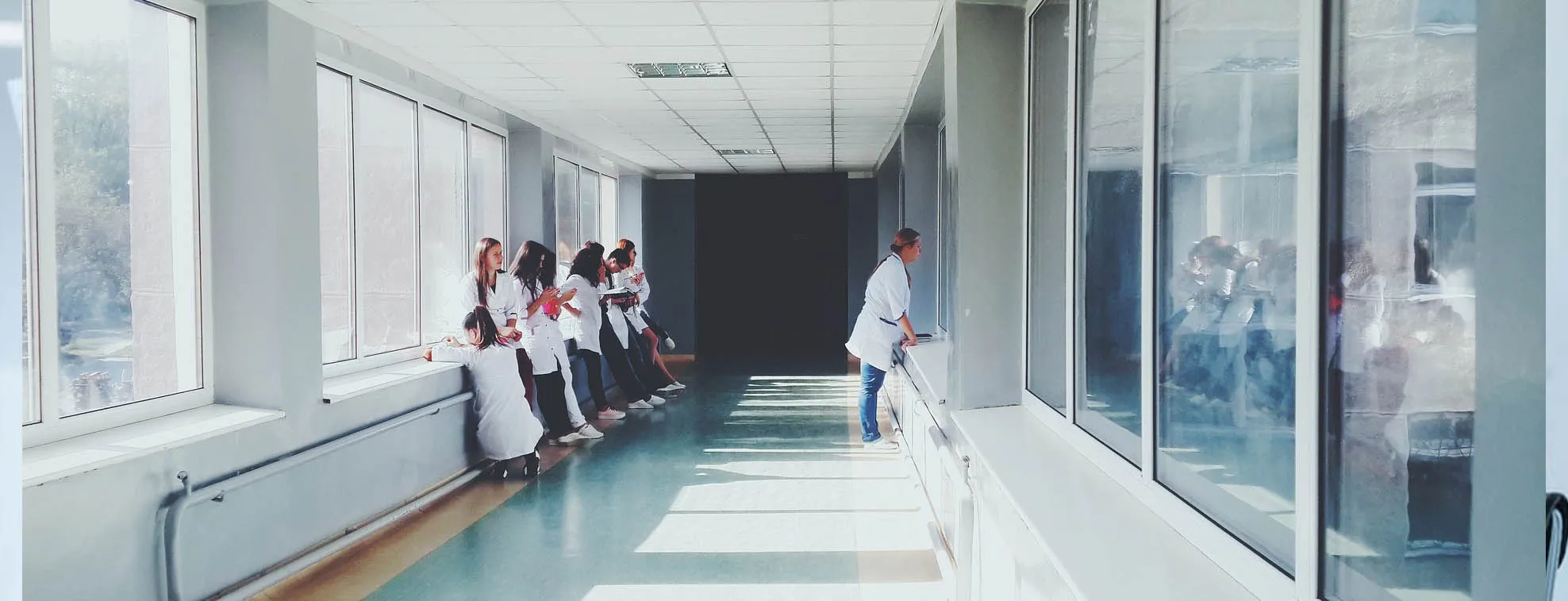 ¿POR QUÉ SE UTILIZAN PISOS HOMOGÉNEOS EN HOSPITALES?