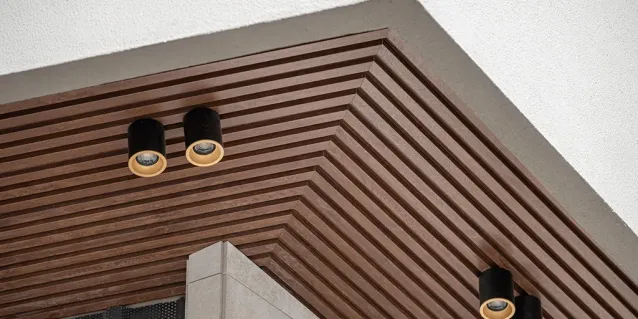 ¿Cuáles son las ventajas de utilizar paneles de PVC para interiores en lugar de otros materiales de construcción? 