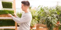 ¿Cómo afecta el sol al pasto sintético?