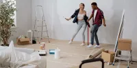 ¿Es posible pintar un deck sintético para cambiar su color?