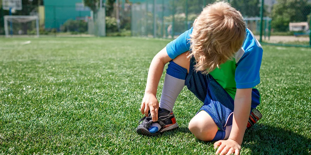 Guía paso a paso para instalar césped sintético en un campo deportivo: rendimiento y durabilidad garantizados