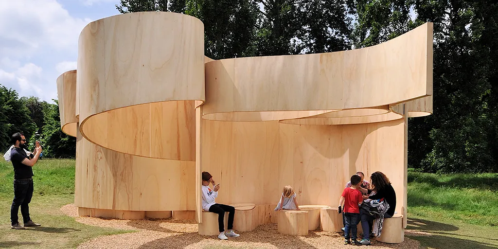 Construyendo sueños: Explorando la magia de la arquitectura efímera