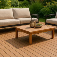 Directo y descriptivo. Evita keywords forzadas. Describe lo que hay en la imagen para accesibilidad.